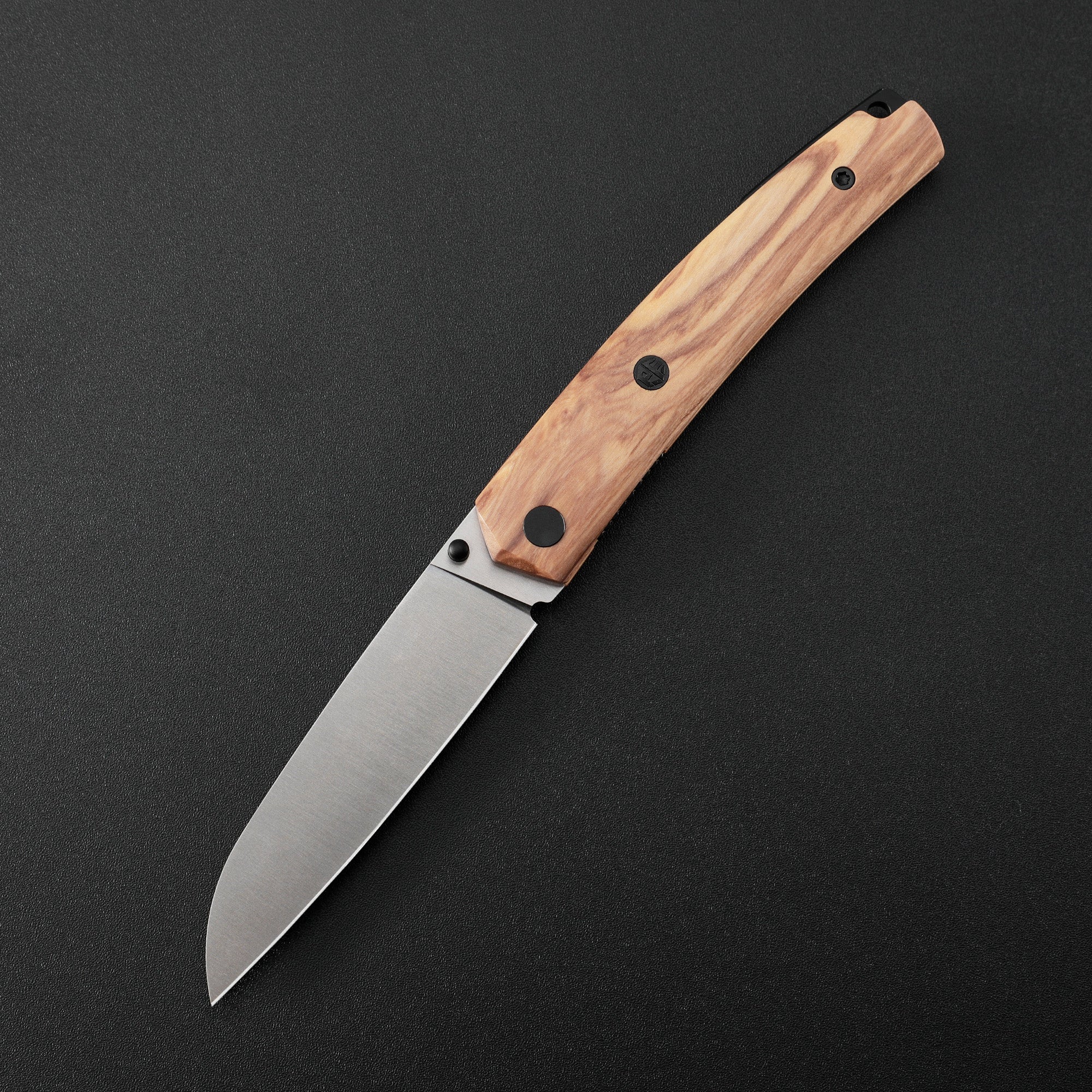 Petrified Fish PF719 V2-Patte,3.43"14C28N Steel Blade,Olive Wood/Carbon Fiber Handle,Thumb Stud Liner Lock Folding knife