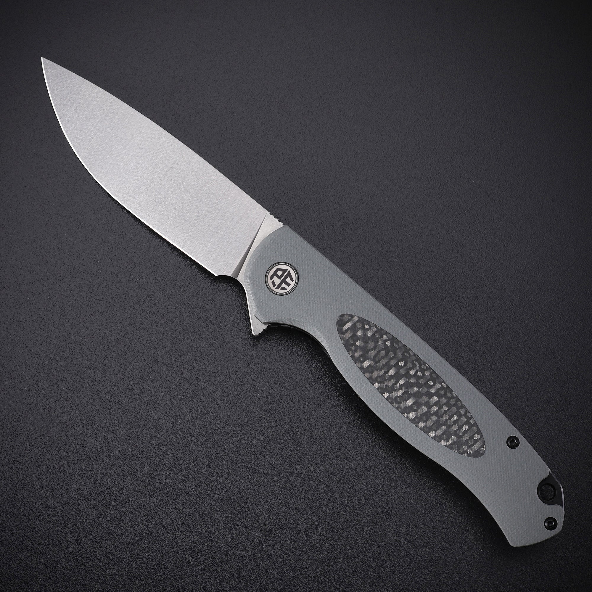 Petrified Fish PFB03 Stamp ,3.58" D2 Satin Blade, 136g G10&Carbon Fiber Handle Flipper Liner lock Folding knife
