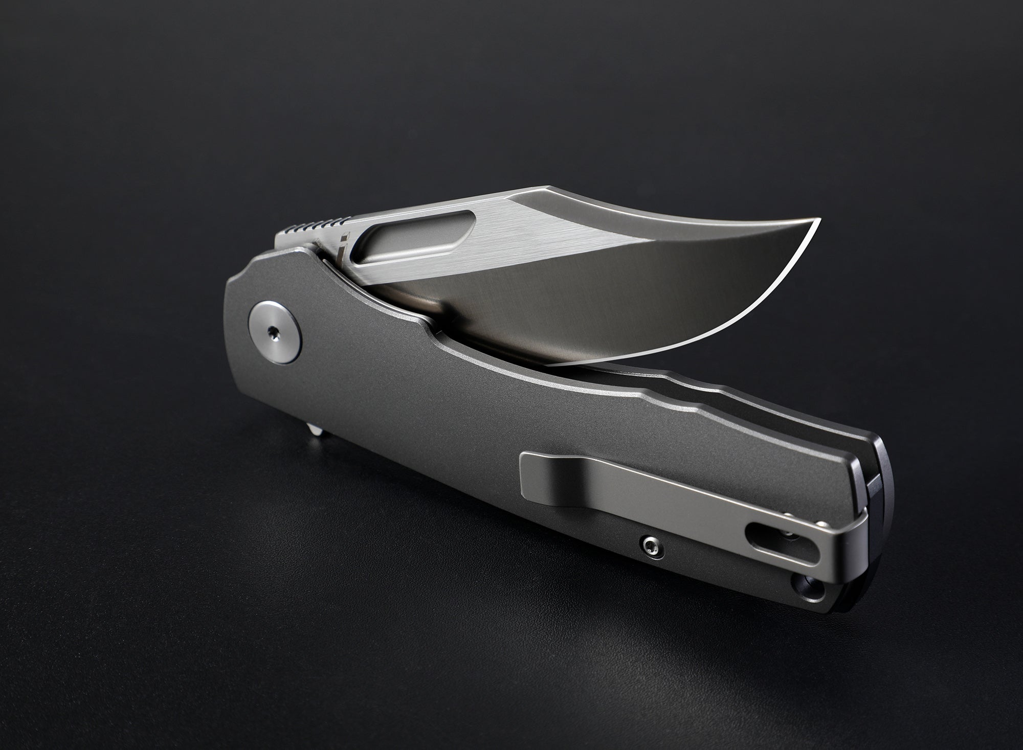 Petrified Fish PFP03 Victor, 3.58" 154CM Steel Blade, Aluminium Handle,Flipper Liner lock Folding knife