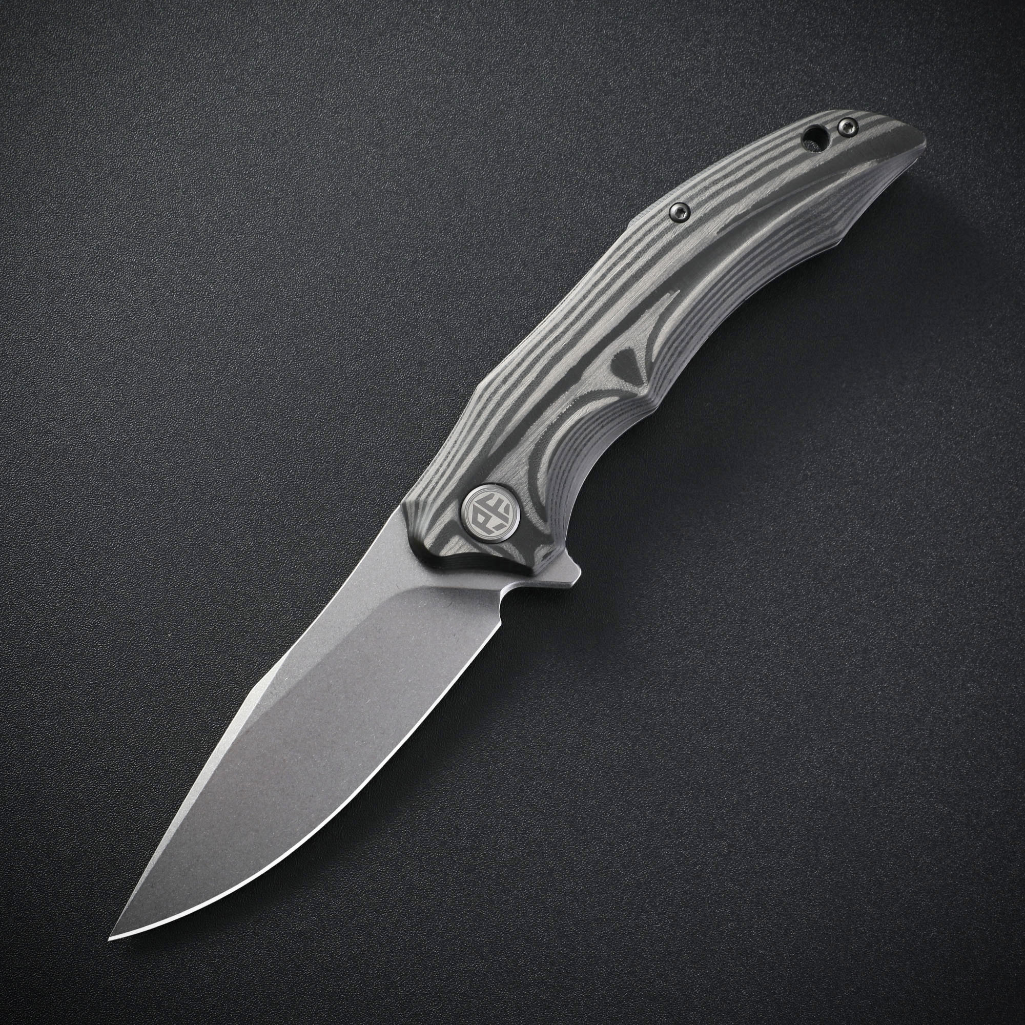 Petrified fish PF838C D2 steel flipper folding knives G10+Carbon