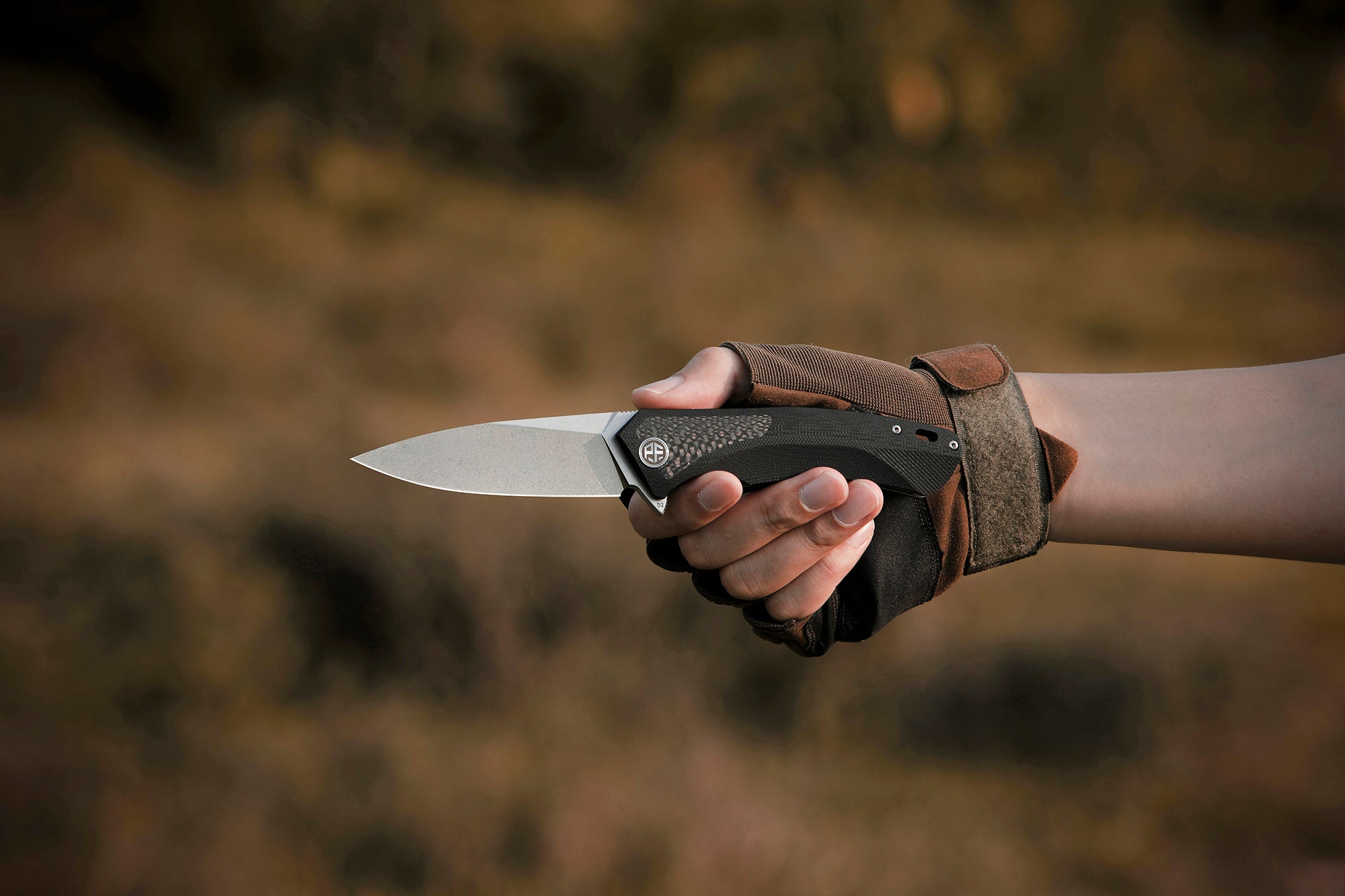Petrified Fish PF838 Pub,3.74"D2 Steel Blade,Carbon Fiber&G10 Handle, Flipper Liner lock Folding knife