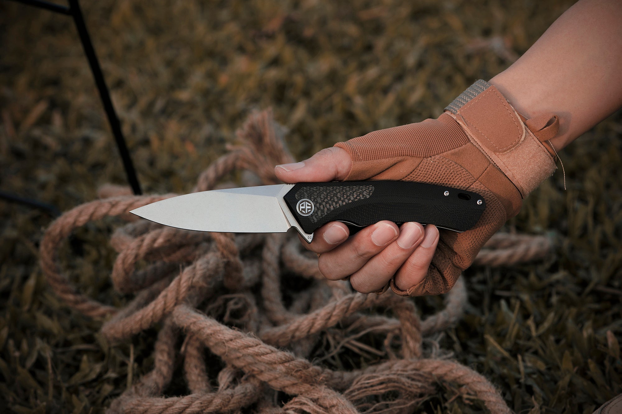Petrified Fish PF838 Pub,3.74"D2 Steel Blade,Carbon Fiber&G10 Handle, Flipper Liner lock Folding knife