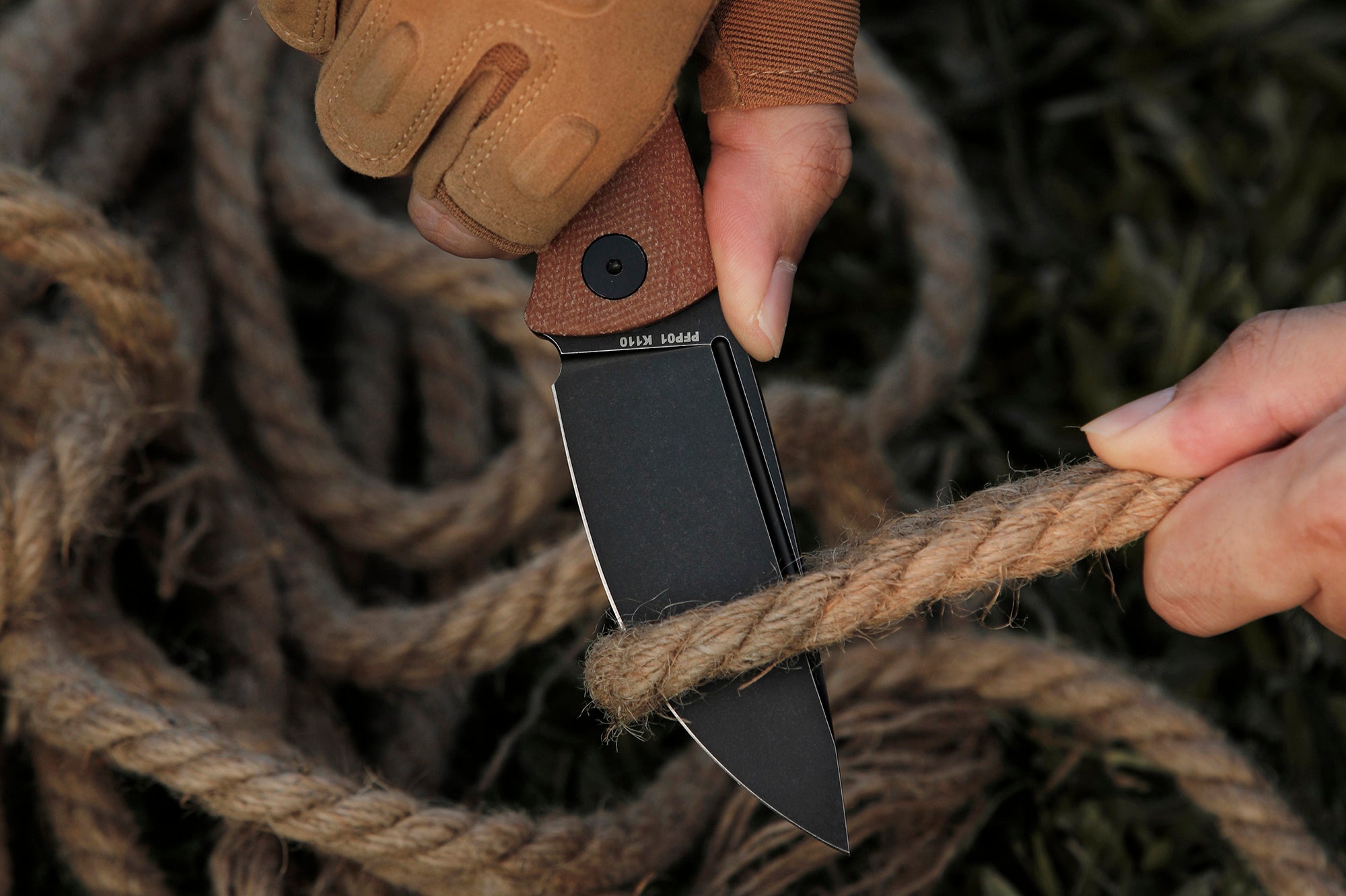 Petrified Fish PFP01 Beluga ,3.62" K110 Black Sand blasting Blade,159g/142g  G10/Micarta Handle Front Flipper Liner lock Folding knife