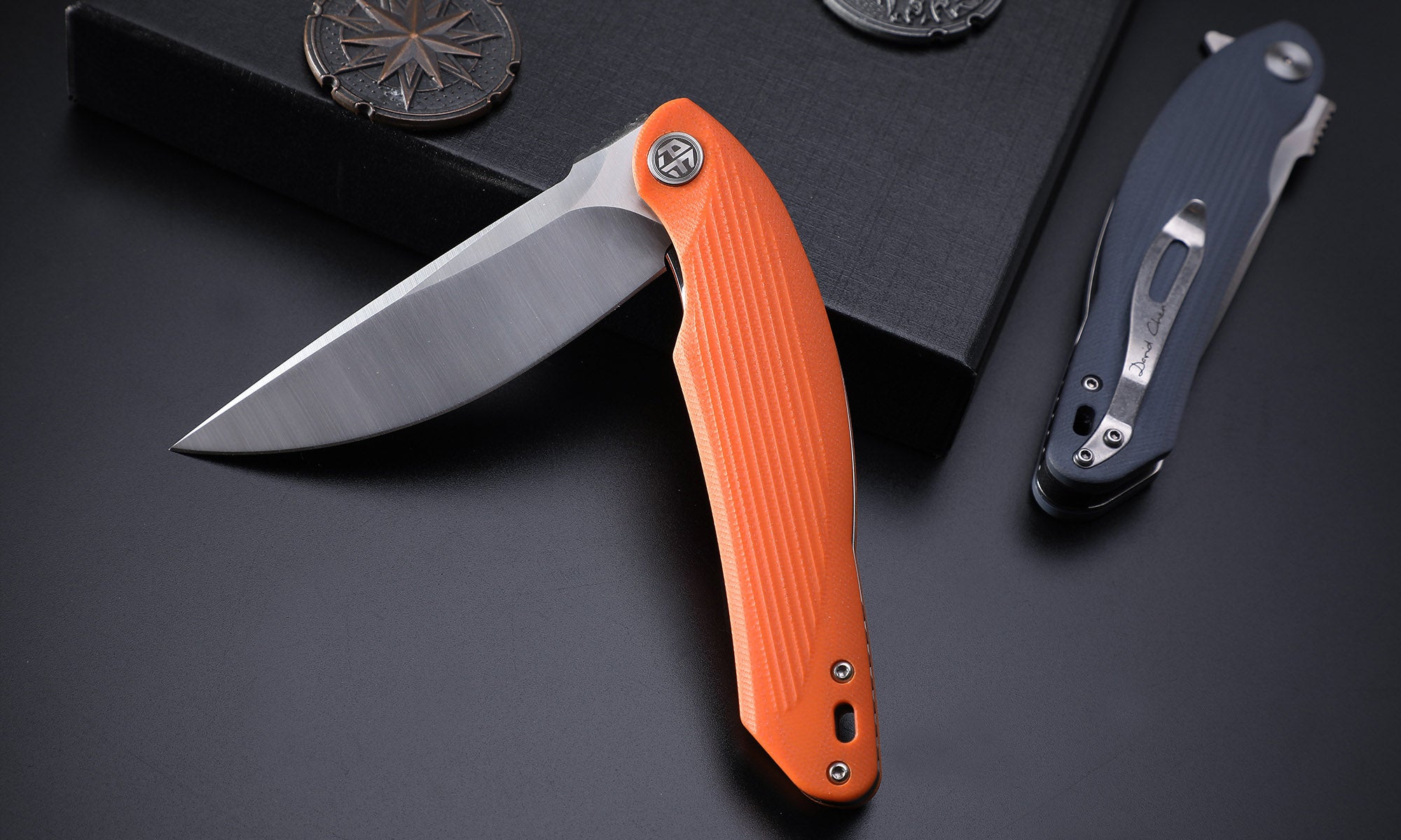 Petrified Fish PF878 Wing ,3.62" D2 Satin Blade,5.01 oz G10 Handle Flipper Liner lock Folding knife