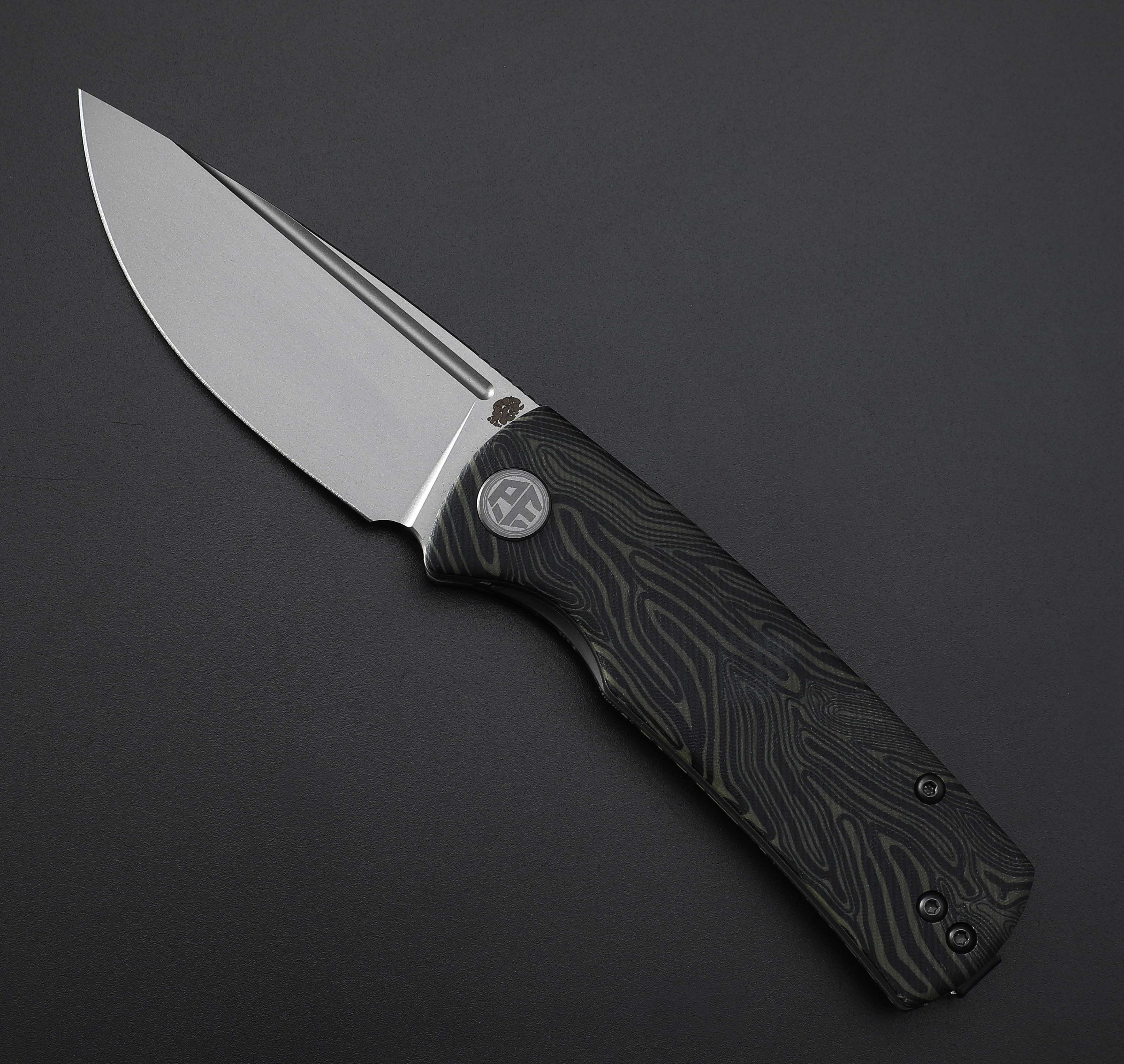 Petrified Fish PFP01X Beluga ,2.99" 14C28N Blade,95.6g G10/Carbon Fiber Handle Front Flipper Liner lock Folding knife